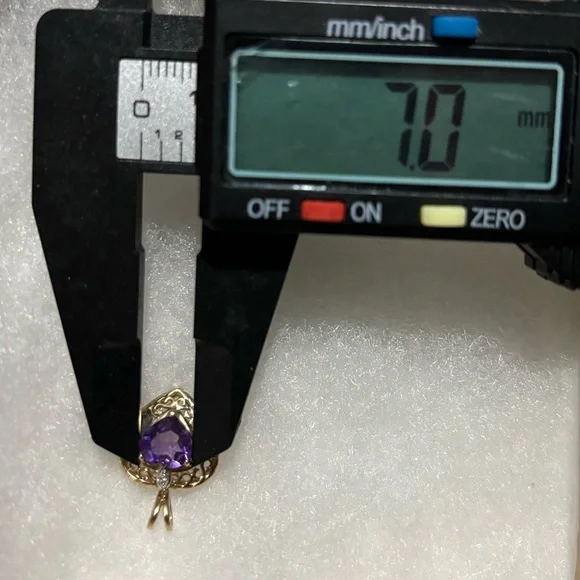 10k gold heart shaped pendant with amethyst stone and small diamond - Picture 6 of 8